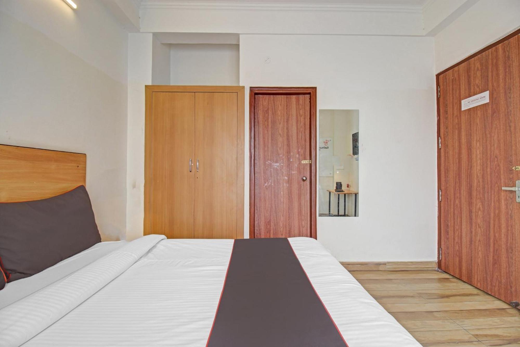 Hotel Super Townhouse Kachnar House Vikas Nagar Hasanganj Esterno foto