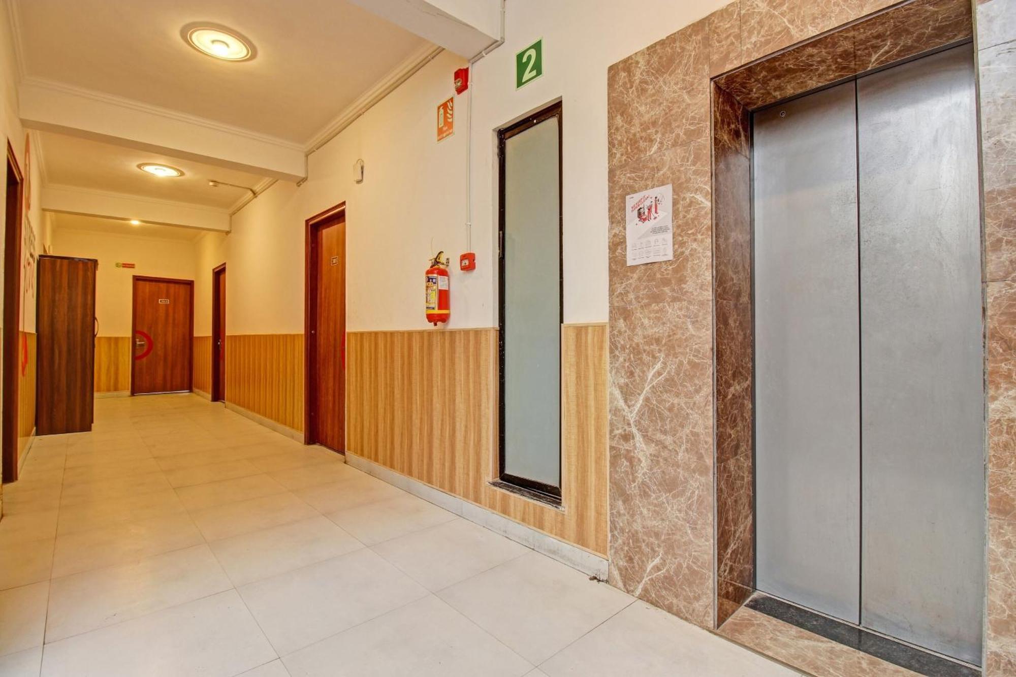 Hotel Super Townhouse Kachnar House Vikas Nagar Hasanganj Esterno foto