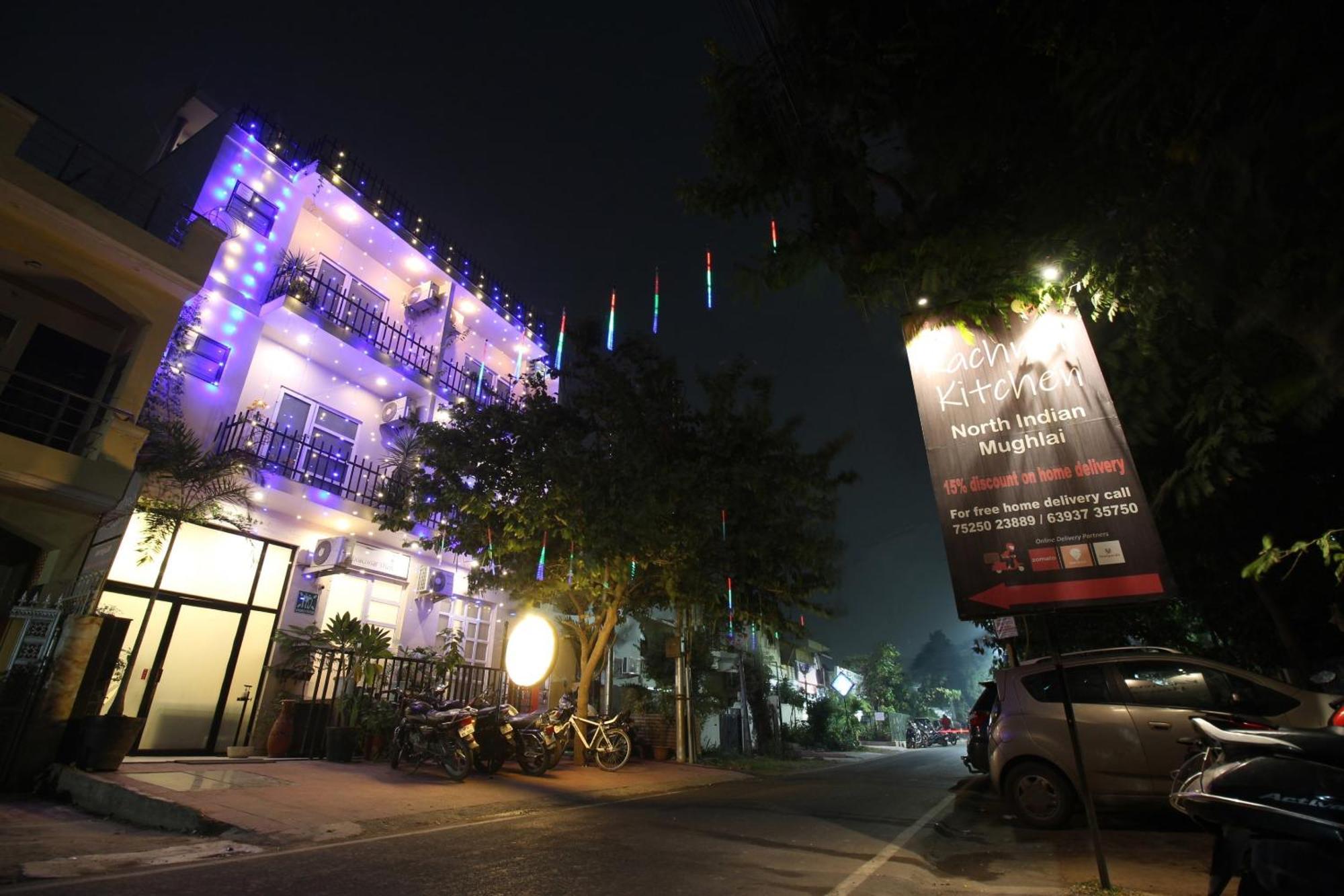 Hotel Super Townhouse Kachnar House Vikas Nagar Hasanganj Esterno foto